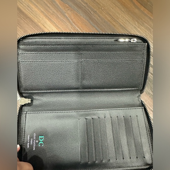 Louis Vuitton Zippy Wallet Vertical Monogram Eclipse - Picture 7 of 8